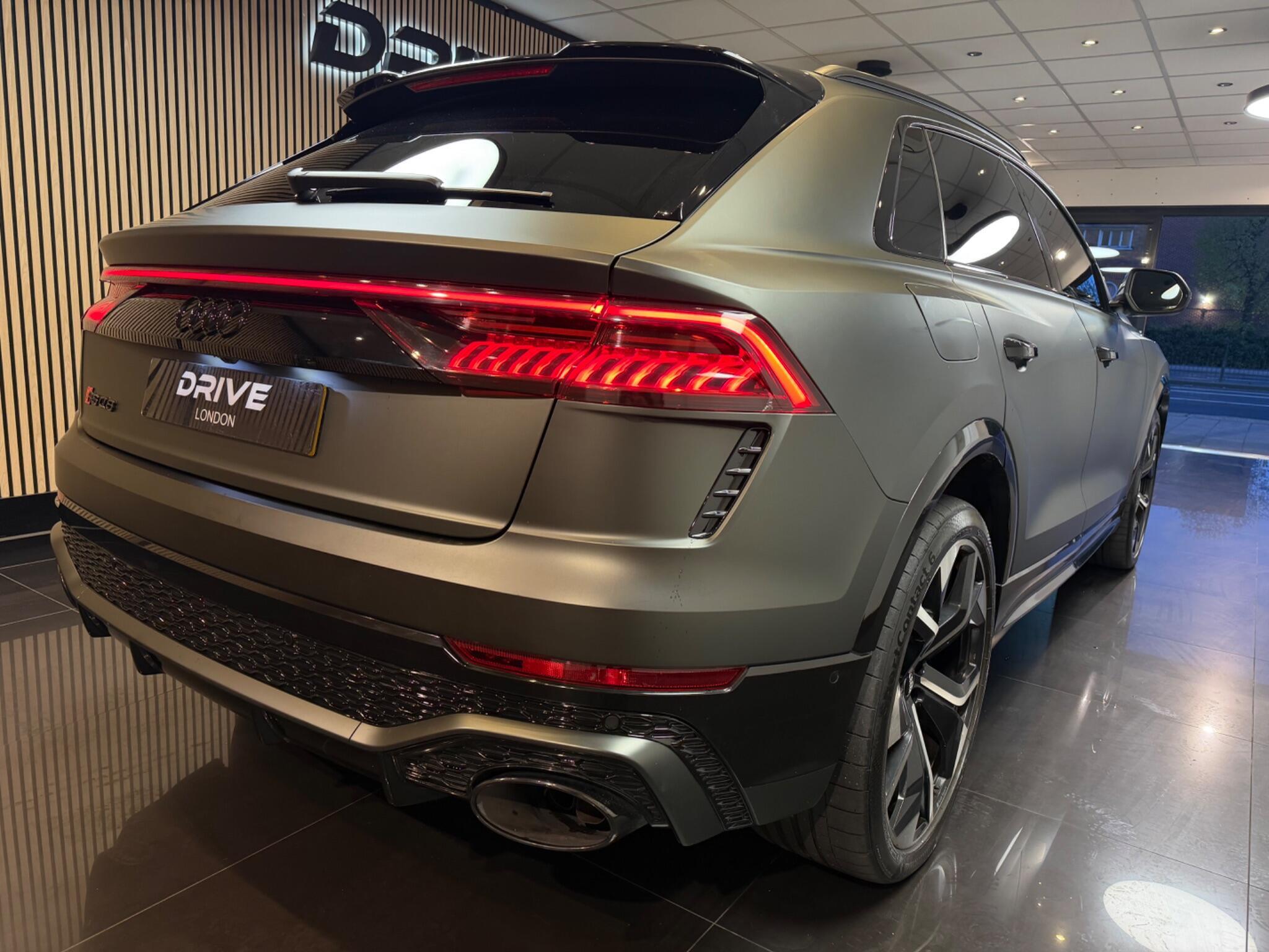 Audi RSQ8